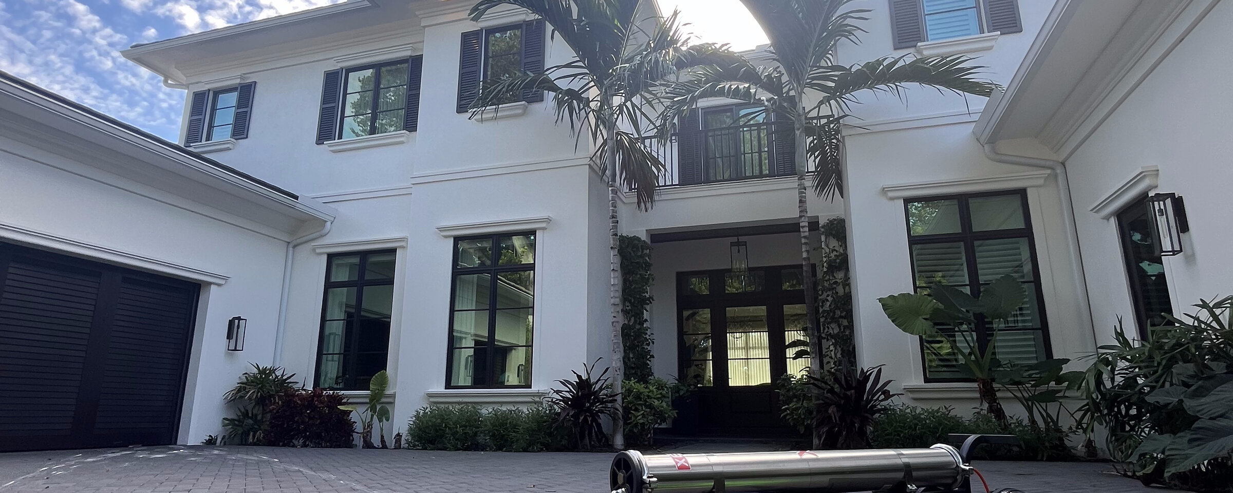 Grand estate driveway in Palm Beach County